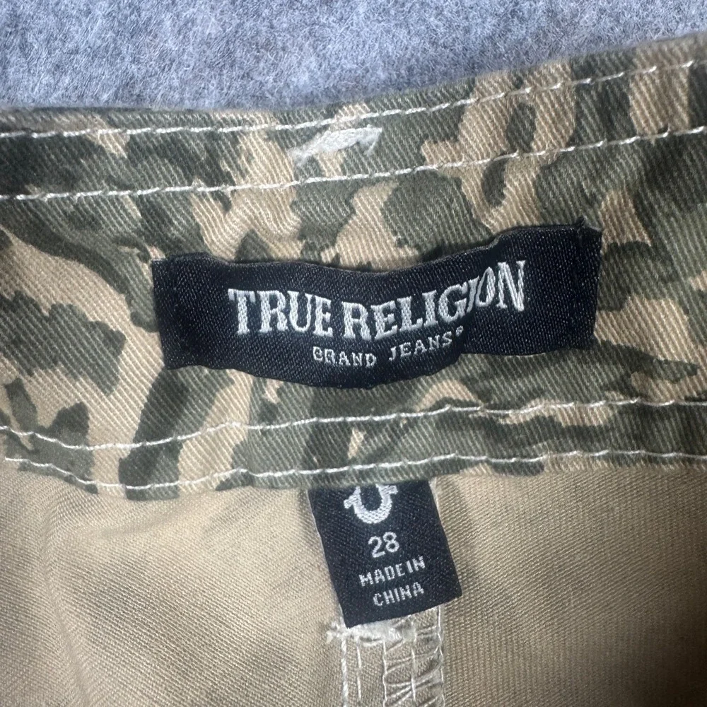 True Religion Mens Abstract Swirl Camo Cargo Pants Green Tan Size 28 NWT